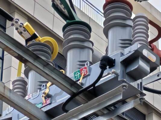 220VAC ± 10% Ausgangsspannung IP67 wasserdicht, sehr geringer Stromverbrauch (~ 6W)